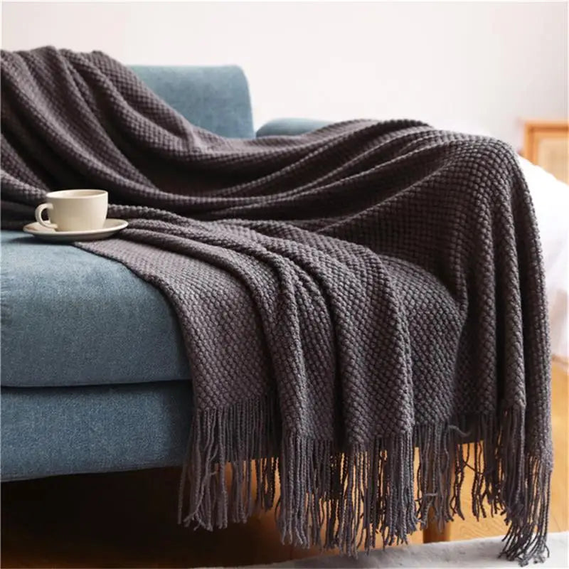 Nordic Knitted Throw Blanket — Soft Winter Plaid with Tassels